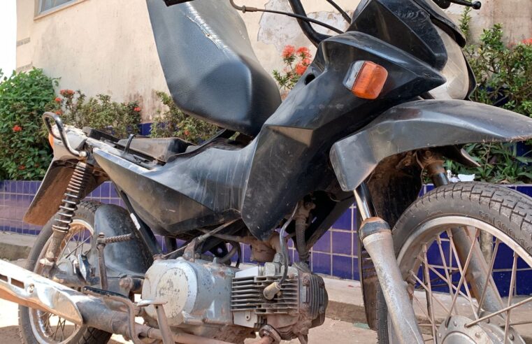 DEMUTRAN apreende motocicleta roubada em Tailândia durante abordagem de rotina